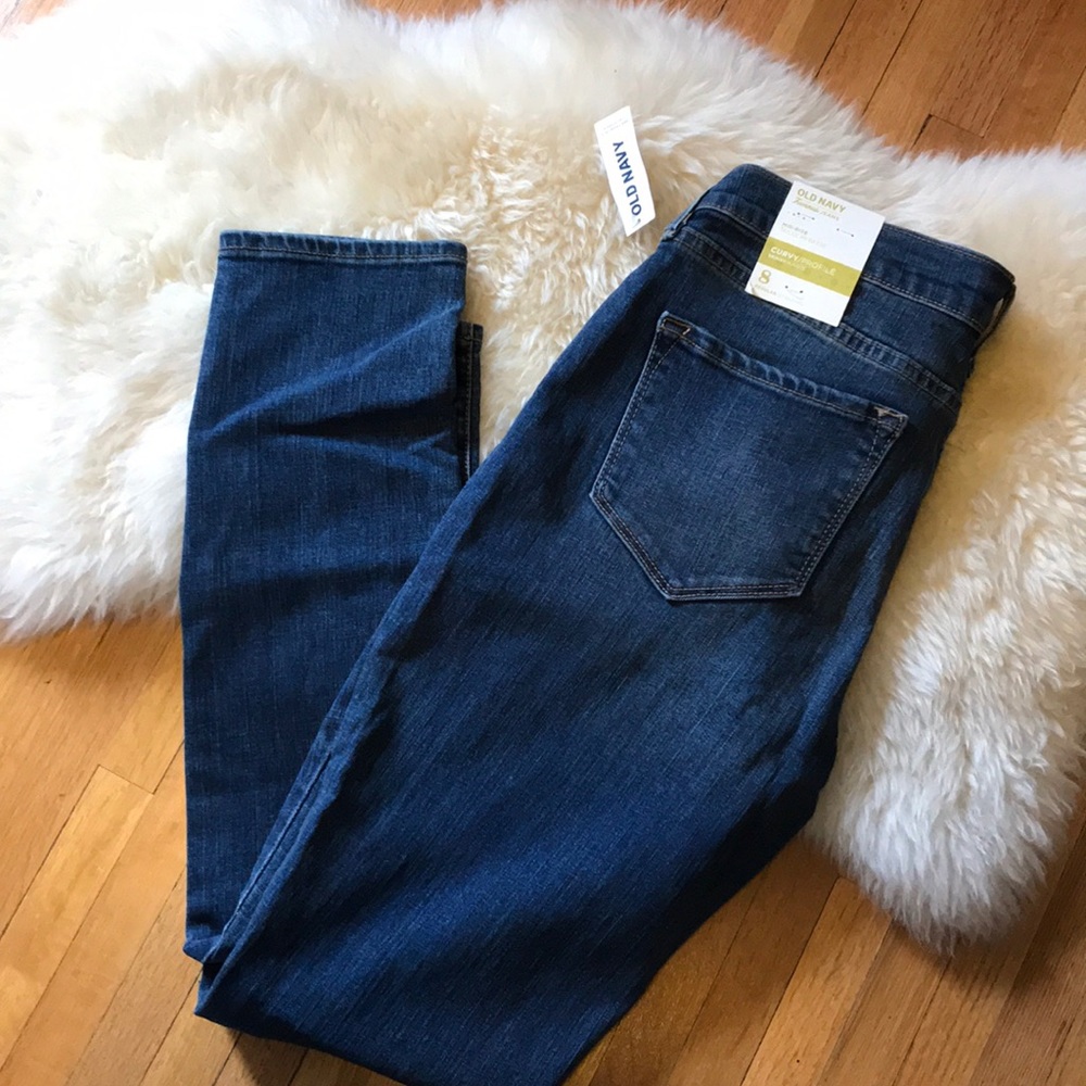 Old Navy Mid-Rise Curvy Jeans